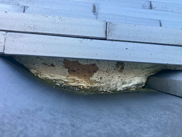 表面が剥がれた漆喰